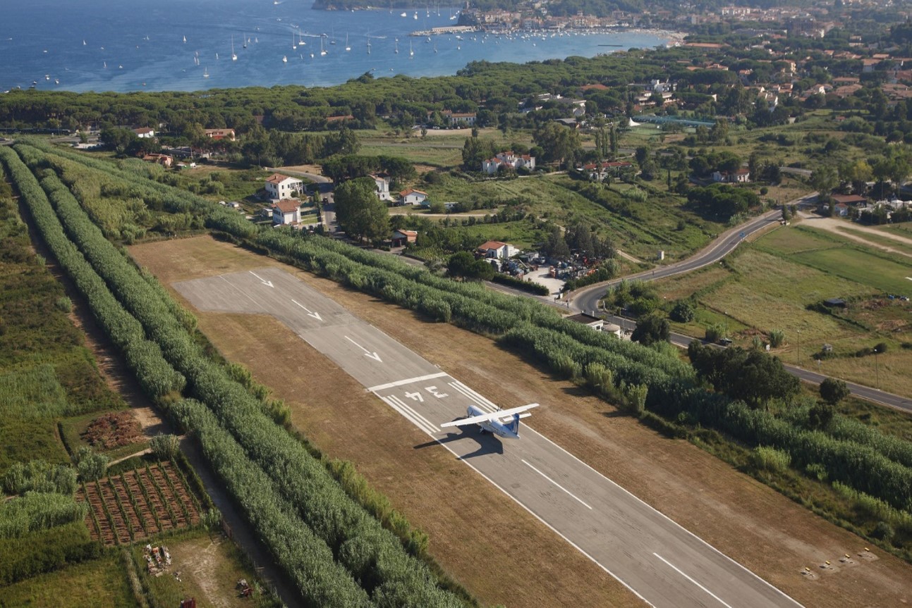 Landing turboprop ATR aircraft